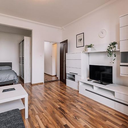 Cozy Apartment In Ruzinov Bratislava Exterior foto