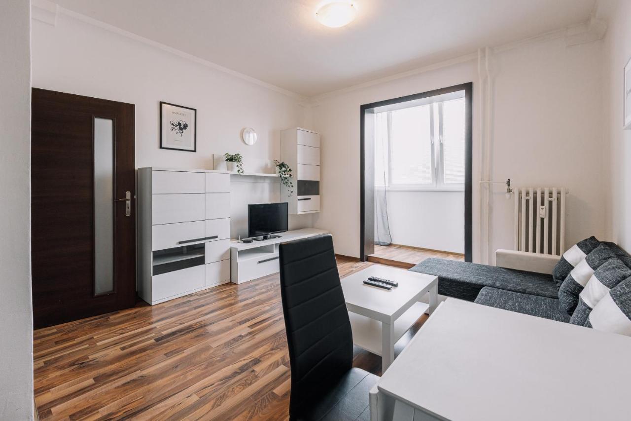 Cozy Apartment In Ruzinov Bratislava Exterior foto